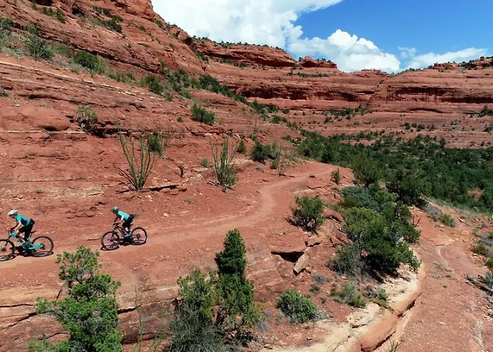 Red Rock Escape - Cozy King Bed & Gardens, Trails, Views, Red Rock Pass *