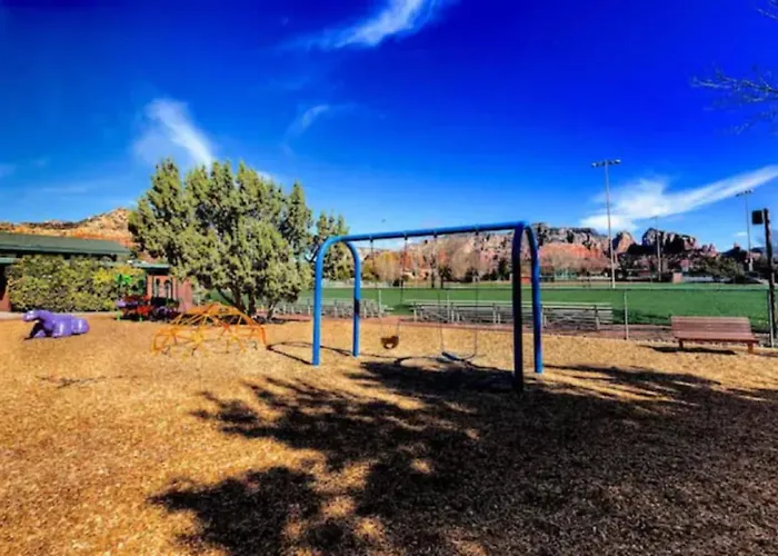 Red Rock Escape - Cozy King Bed & Gardens, Trails, Views, Red Rock Pass *